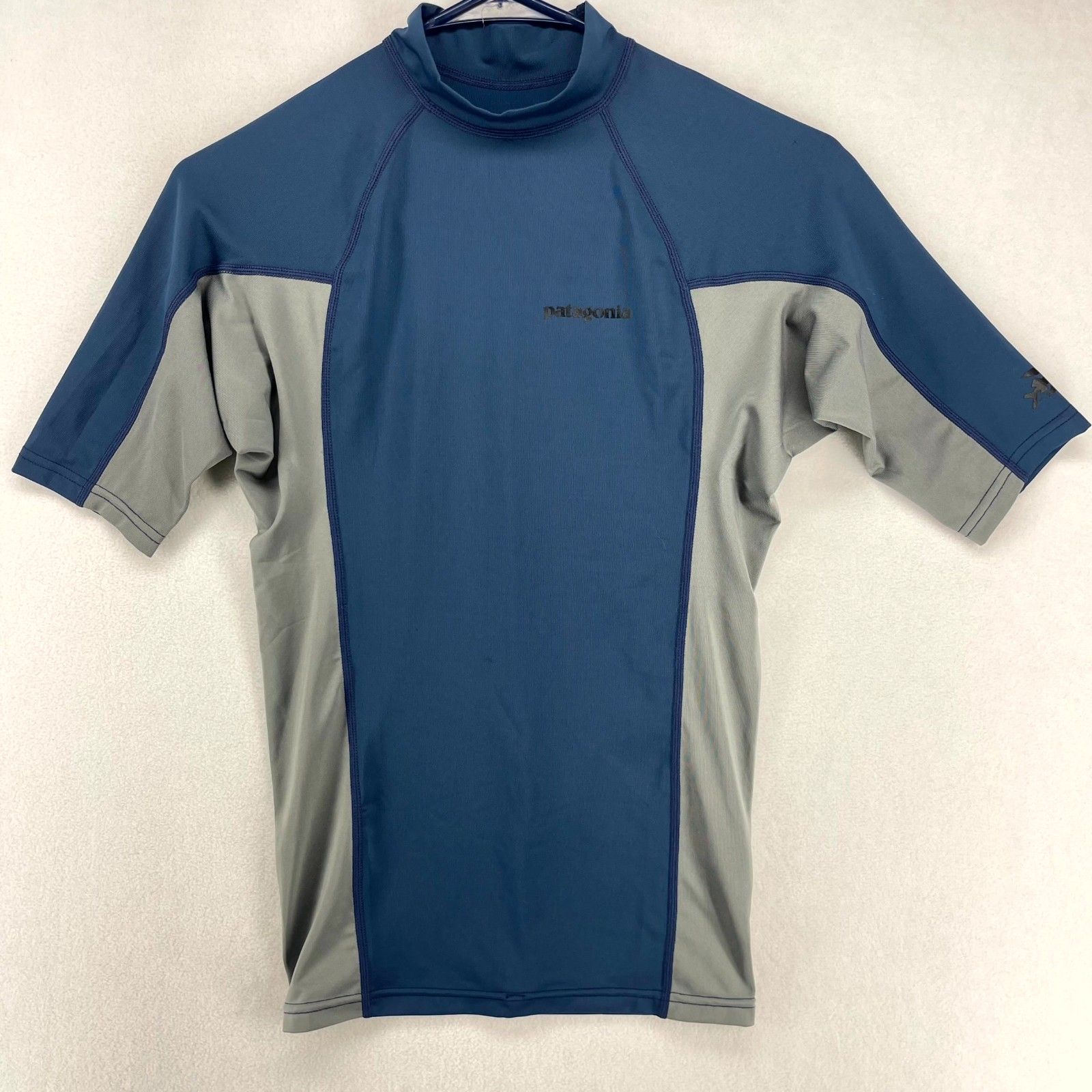 Patagonia Spandex Blend Athletic Shirt Dark Blue/Gray Mens Size Xs